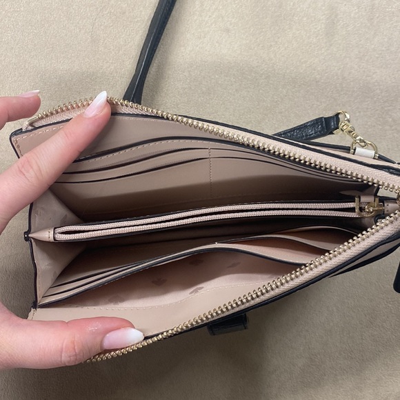 Kate spade crossbody purse - Picture 4 of 6